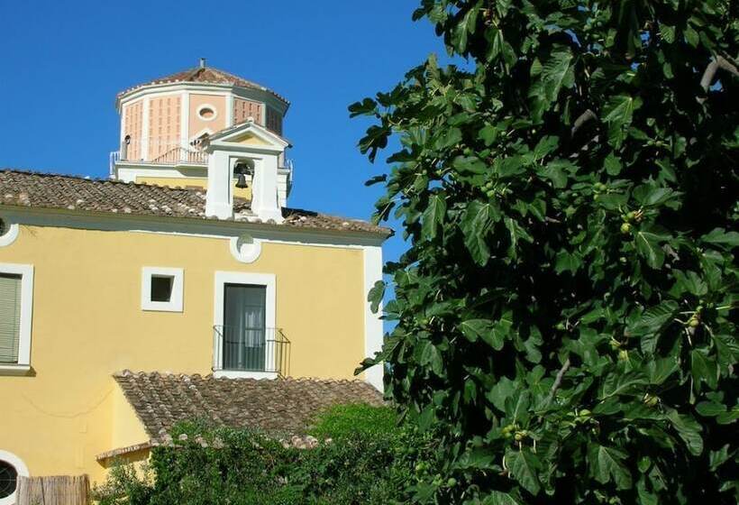 Отель Farmstay La Morella