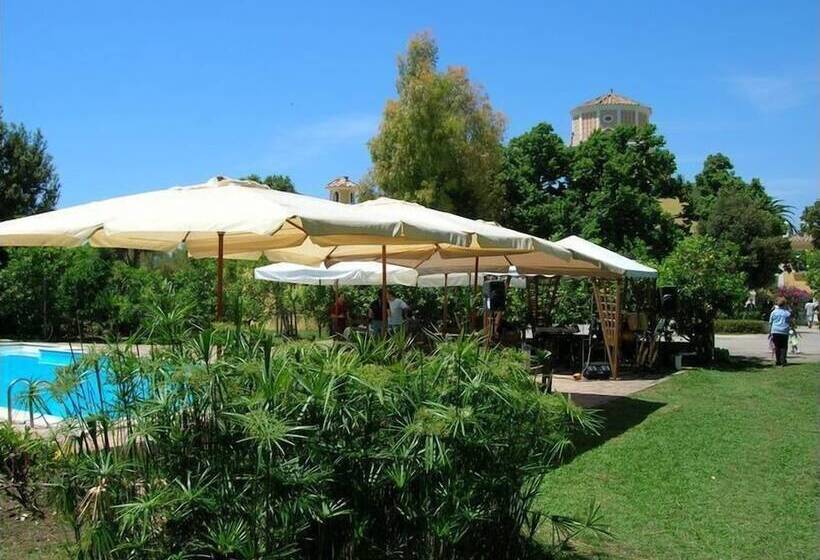 Отель Farmstay La Morella