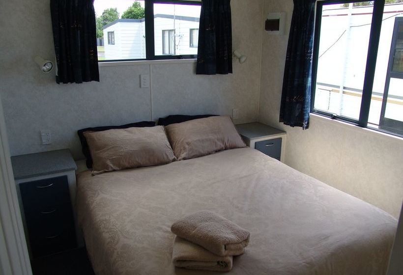 호텔 Mercury Bay Holiday Park