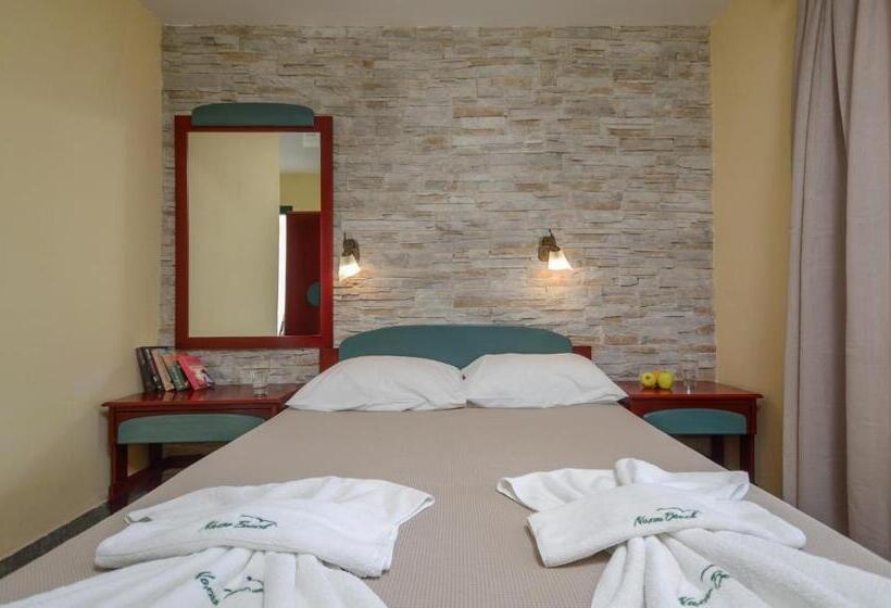 فندق Naxos Beach