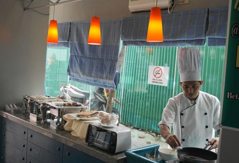 هتل New Dawn Plus