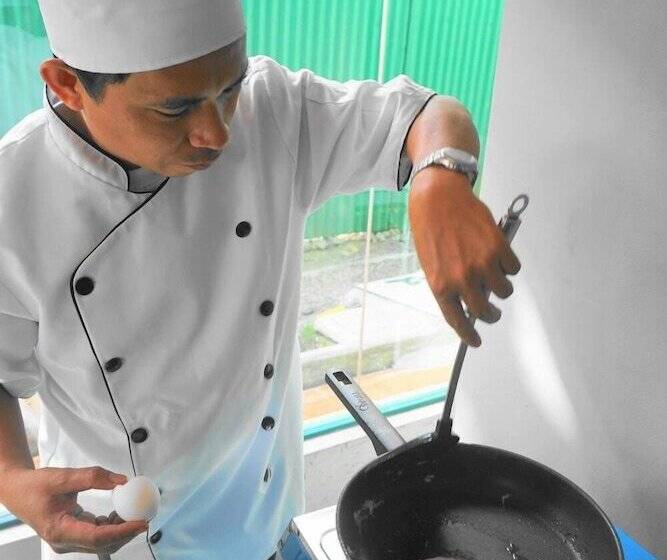 هتل New Dawn Plus