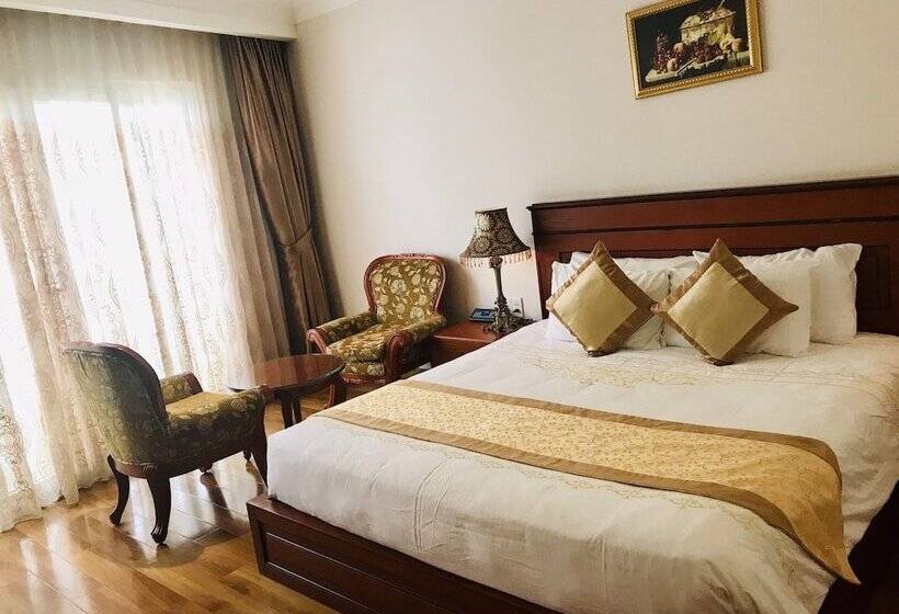 هتل Nha Trang Palace