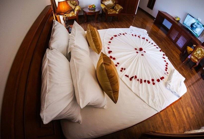 هتل Nha Trang Palace