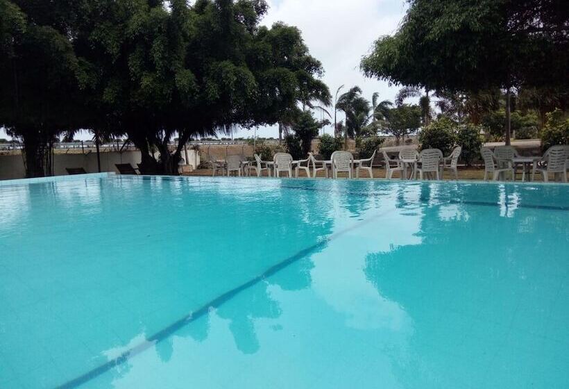 בית מלון כפרי Onreech