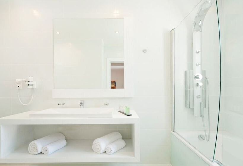 בית מלון כפרי Onreech