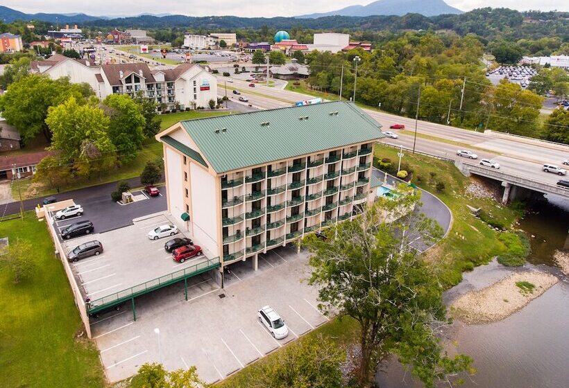 ホテル Pigeon River Inn