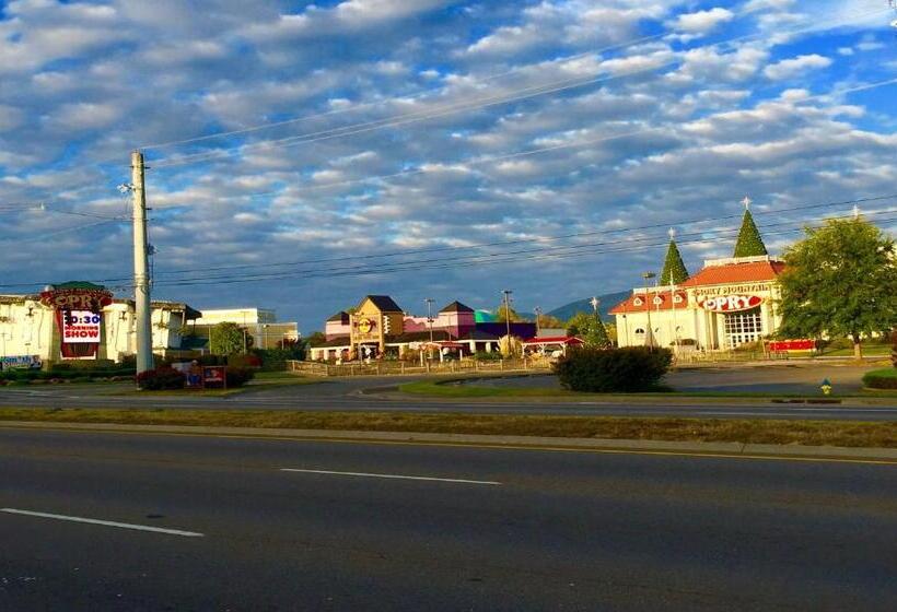 ホテル Pigeon River Inn