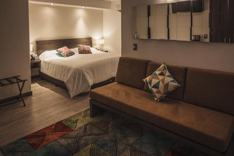 Отель Platino Expo Guadalajara