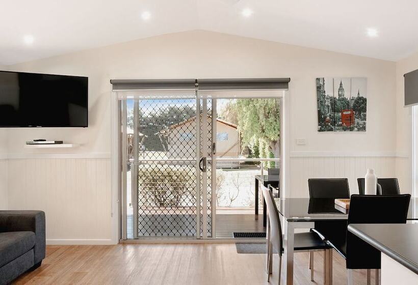 בית מלון כפרי Port Fairy Holiday Park