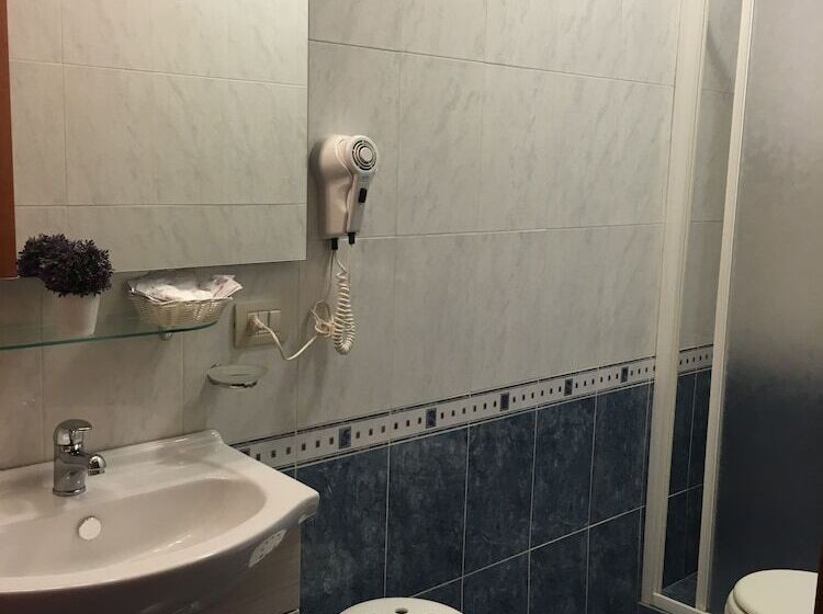 בית מלון כפרי Residence Gloria