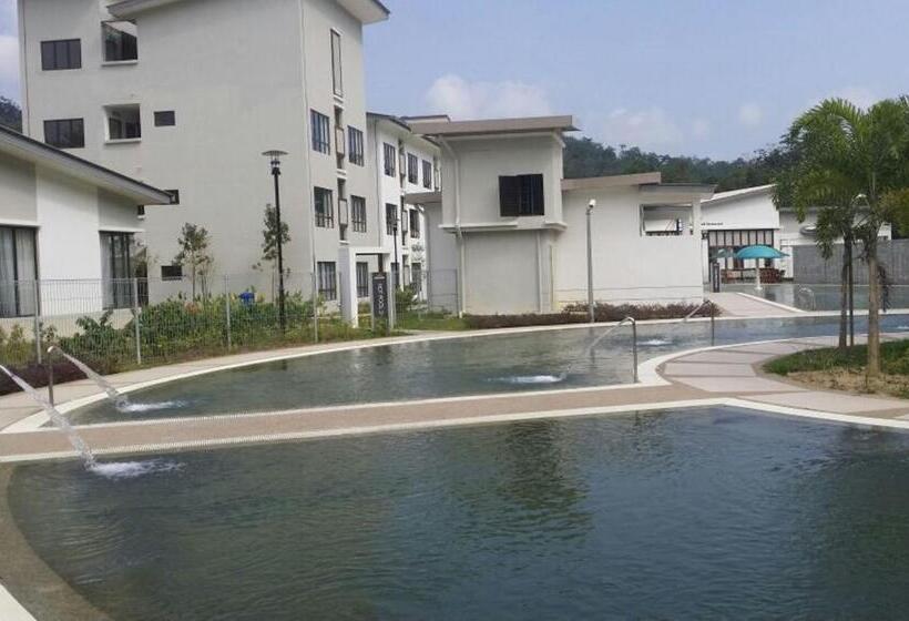 בית מלון כפרי ērya By Suria Hot Spring Bentong