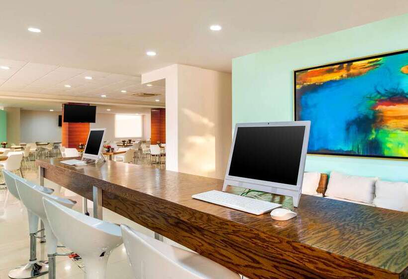 ホテル Sleep Inn Mazatlan