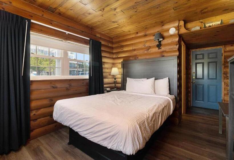 Отель Snyders Shoreline Inn