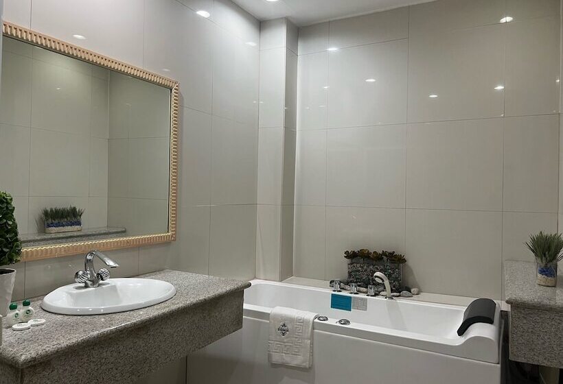 هتل Subic Residencias