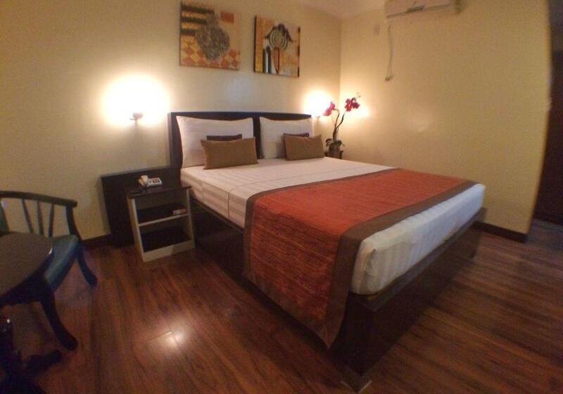 هتل Subic Residencias