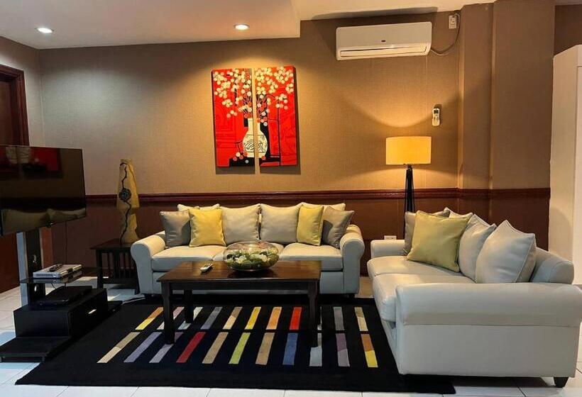 هتل Subic Residencias