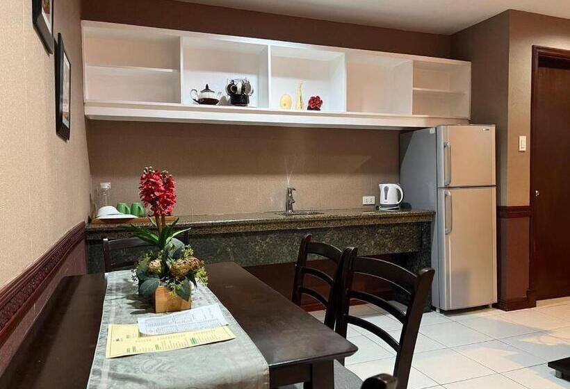 هتل Subic Residencias