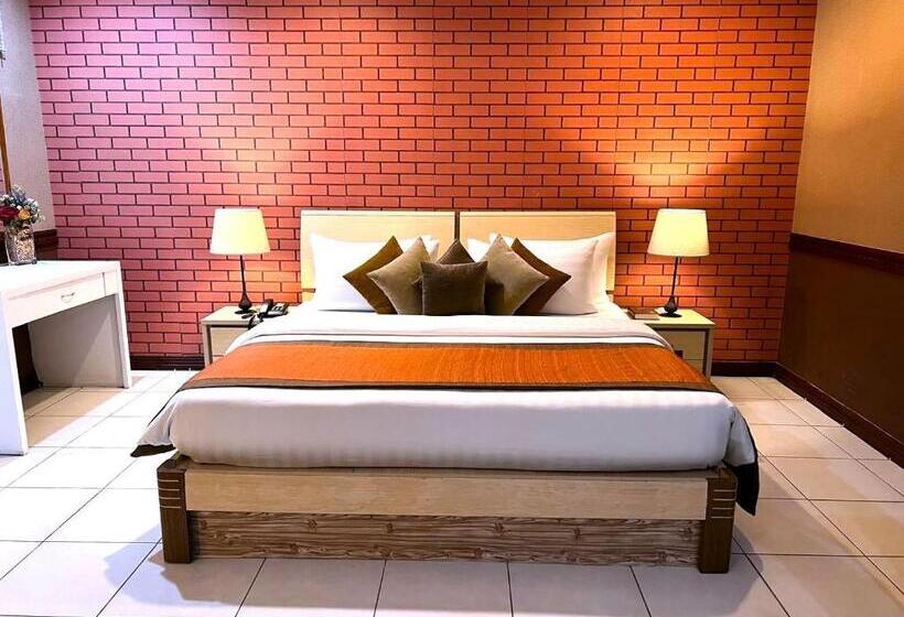 هتل Subic Residencias