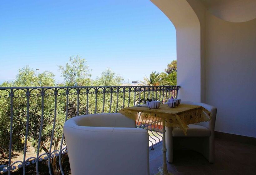 Отель La Tartaruga Bianca