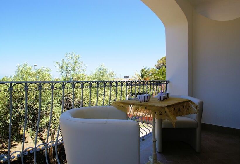 Отель La Tartaruga Bianca