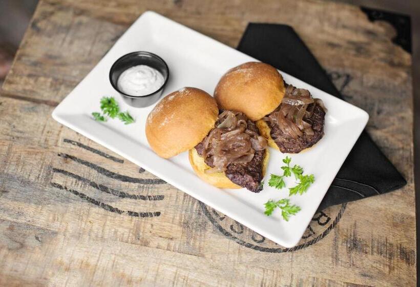 בית מלון כפרי Teddy's Residential Suites Watford City