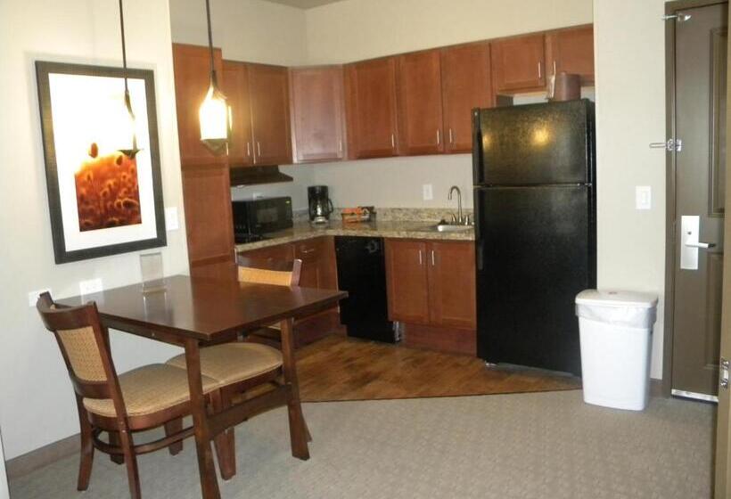 בית מלון כפרי Teddy's Residential Suites Watford City