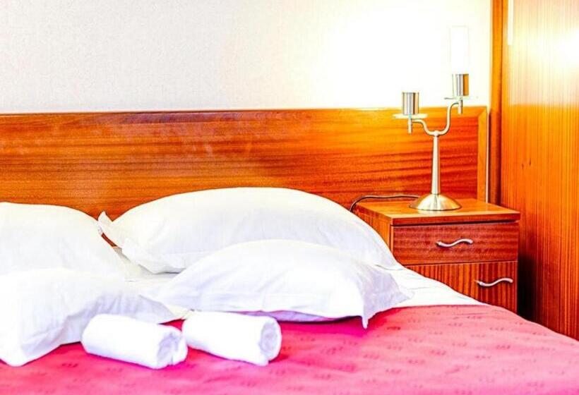 בית מלון כפרי Villa Slika