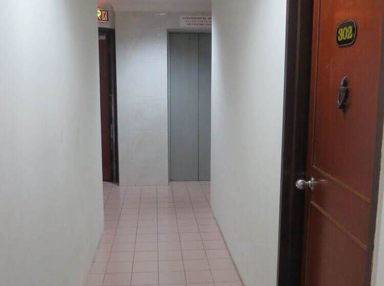 בית מלון כפרי Wah May