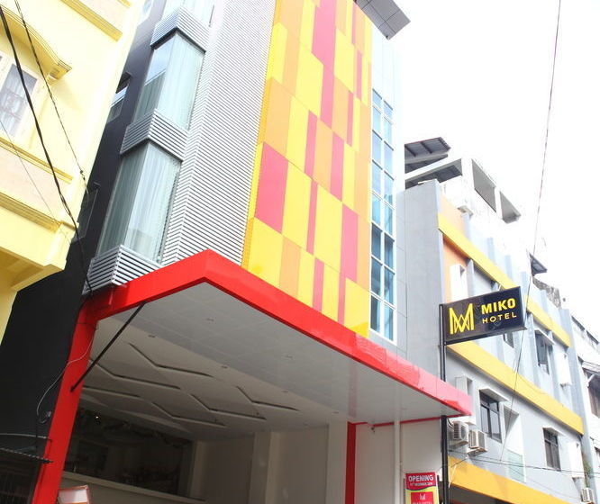 酒店 Miko Makassar