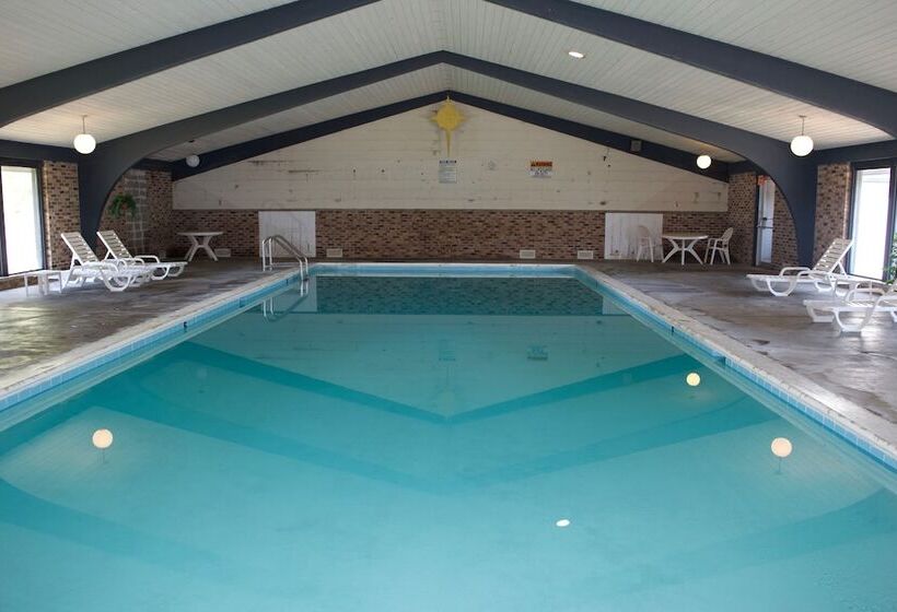 فندق على الطريق Amerivu Inn & Suites   St Croix Falls