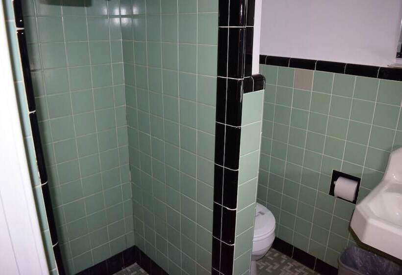 فندق على الطريق Amerivu Inn & Suites   St Croix Falls