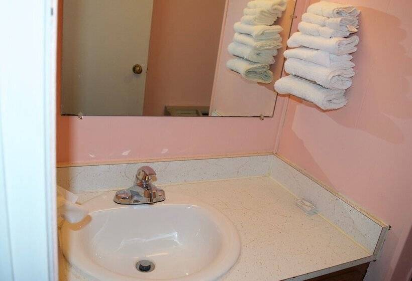 فندق على الطريق Amerivu Inn & Suites   St Croix Falls