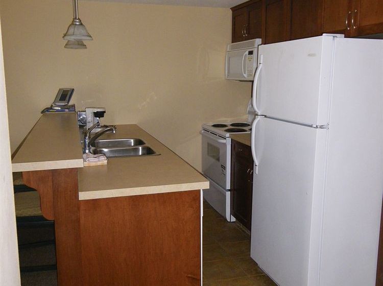 מוטל Selkirk Inn