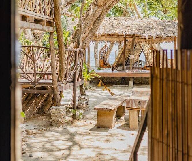 پانسیون Amami Beach Resort