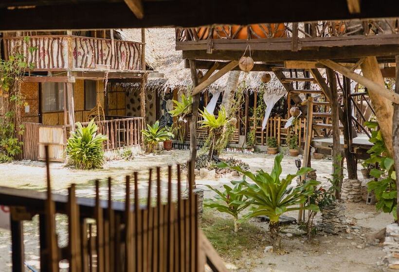 پانسیون Amami Beach Resort