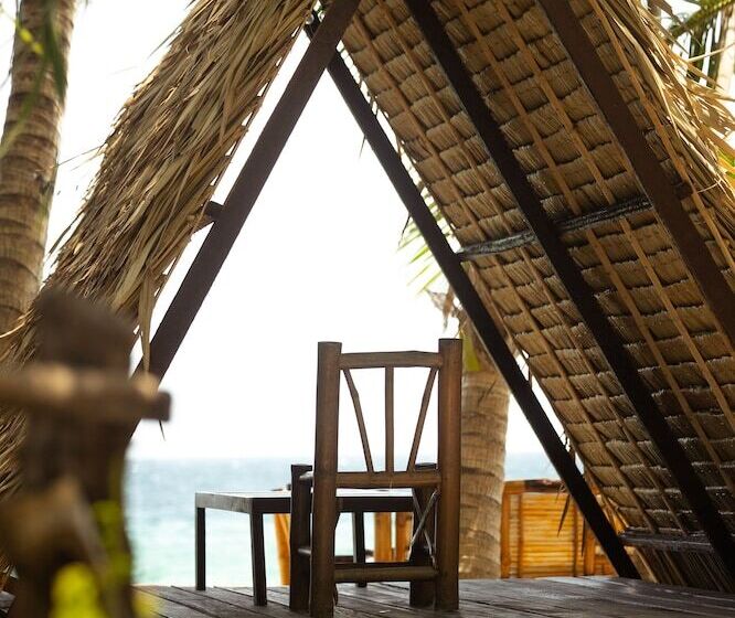 پانسیون Amami Beach Resort