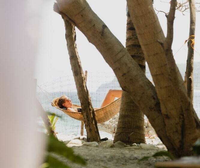 پانسیون Amami Beach Resort