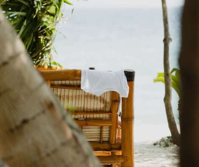 پانسیون Amami Beach Resort