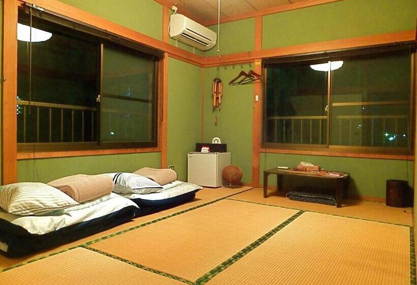 פנסיון Aoshima Guesthouse Hooju