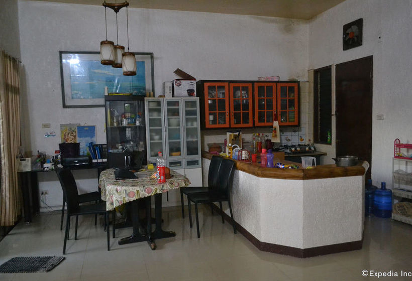 بنسيون Dee Guesthouse