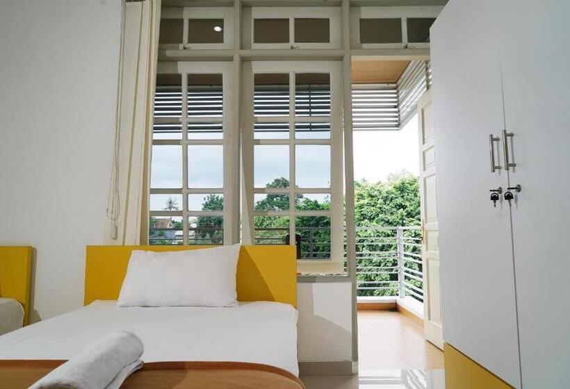 ペンション Omah Sastro