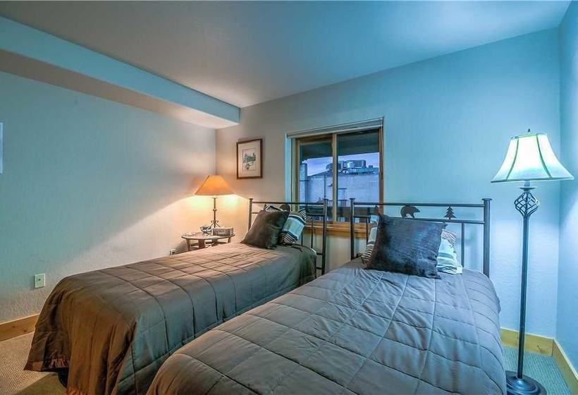 Residences At Old Town By Retreatia