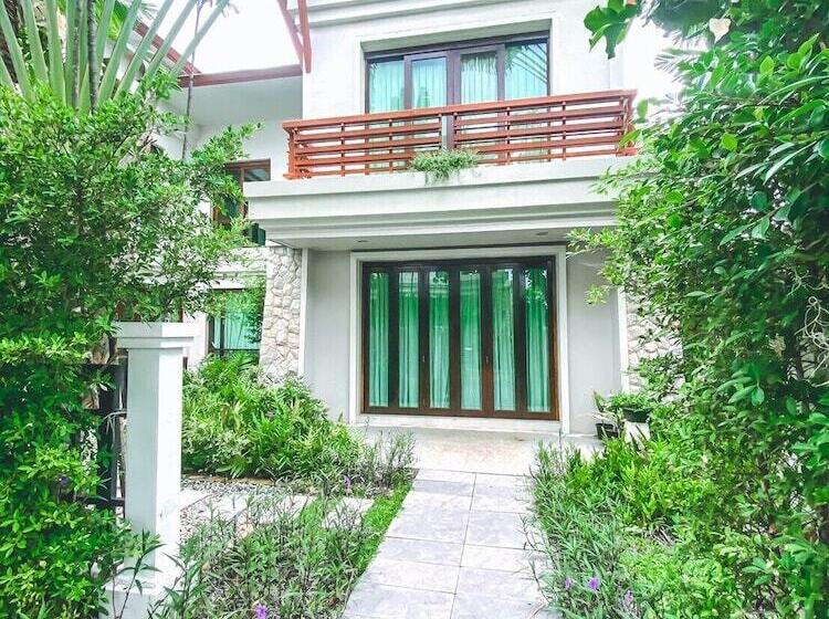 Royal Sammuk Villas