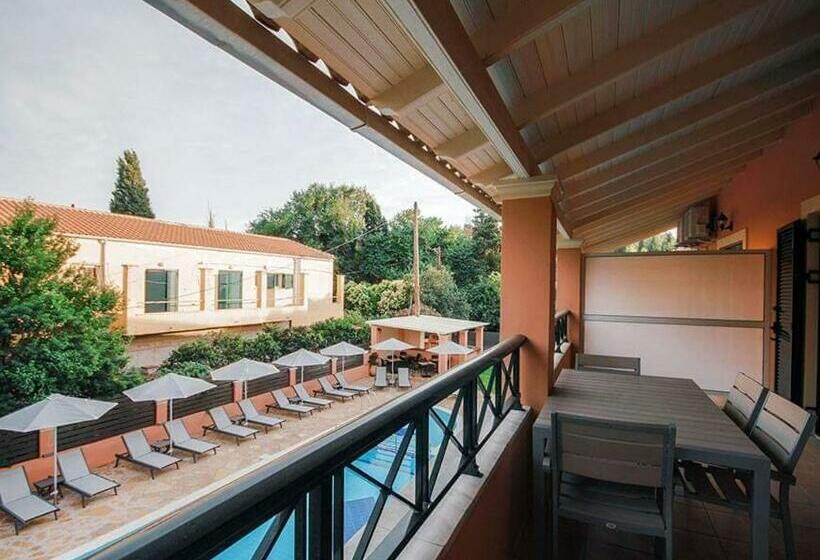 Отель Bella De Lux Apts