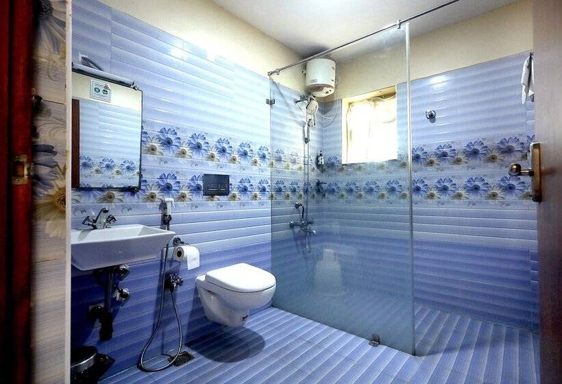 Sekaran Hotel Omr Perungudi