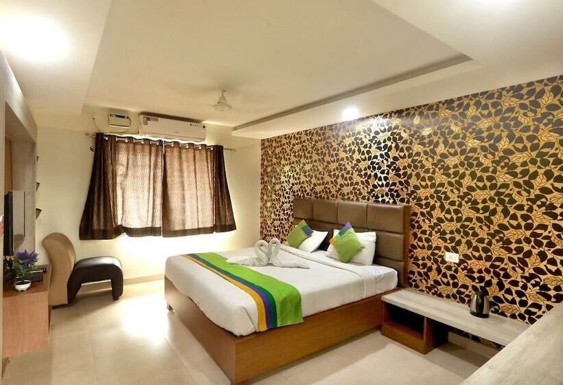 Sekaran Hotel Omr Perungudi