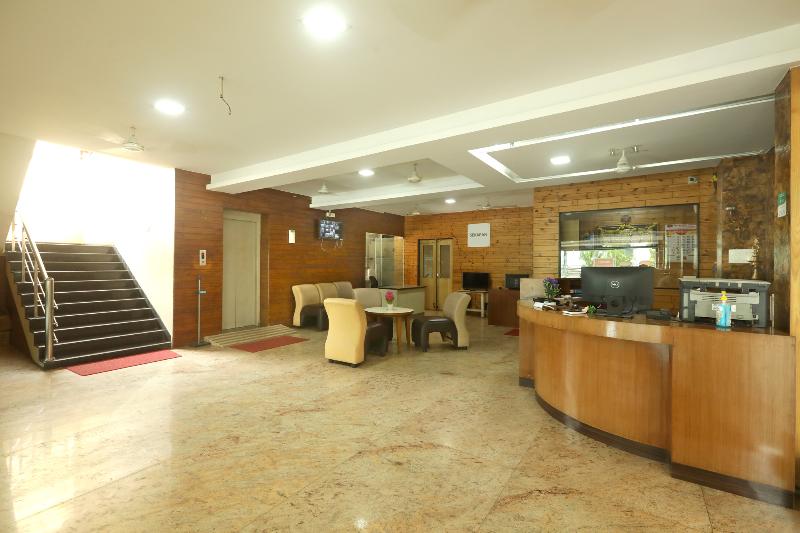 Sekaran Hotel Omr Perungudi