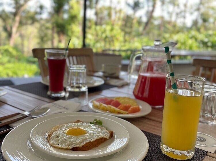 בית מלון כפרי Machaan Wilderness Lodge Nagarahole