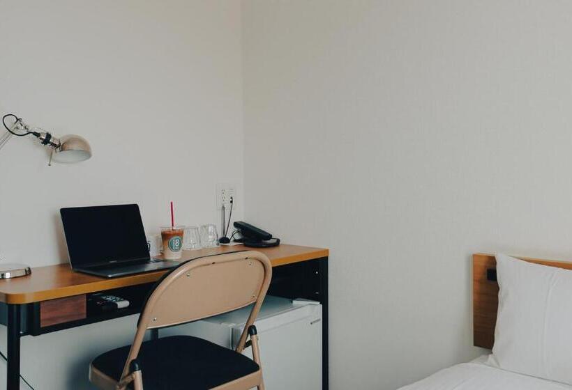 8 Hotel Shonan Fujisawa